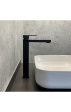 Смеситель для умывальника Comforty FC045B-CMT черный матовый Смеситель для умывальника Comforty FC045B-CMT черный матовый