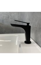 Смеситель для умывальника Comforty FC088A-CMT черный матовый Смеситель для умывальника Comforty FC088A-CMT черный матовый